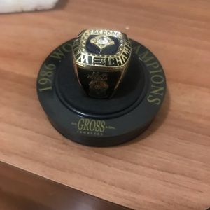 1986 Mets replica world championship ring